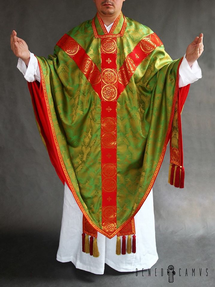 Benedicamus – čudovita liturgična oblačila s Poljske
